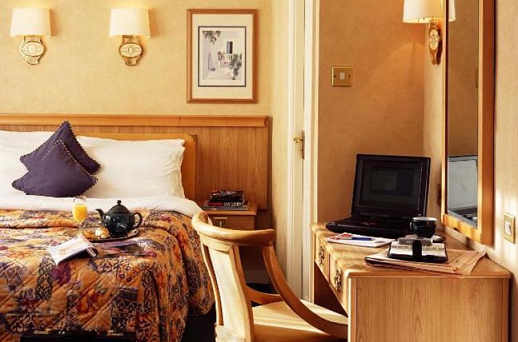Berjaya Eden Park London Hotel