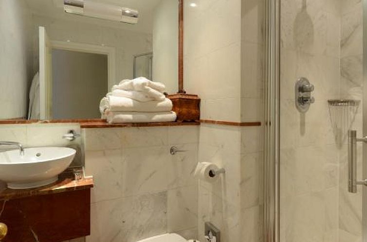 Twenty Nevern Square Hotel