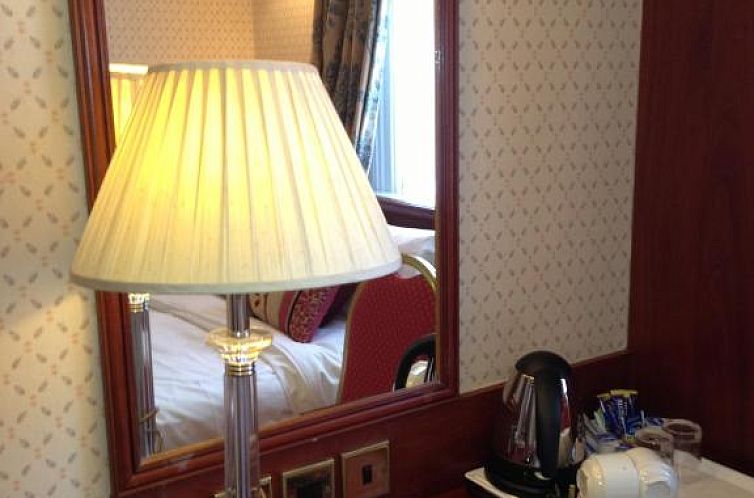 Avon Hotel
