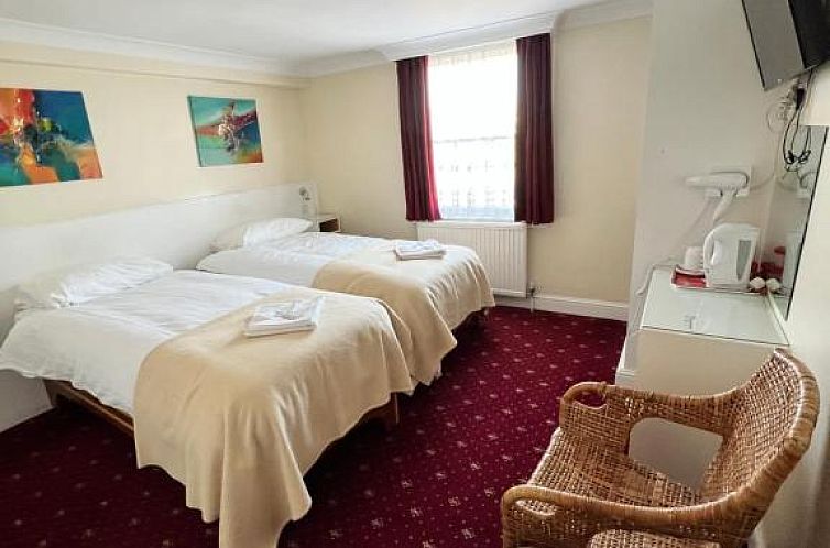 Melbourne House Hotel