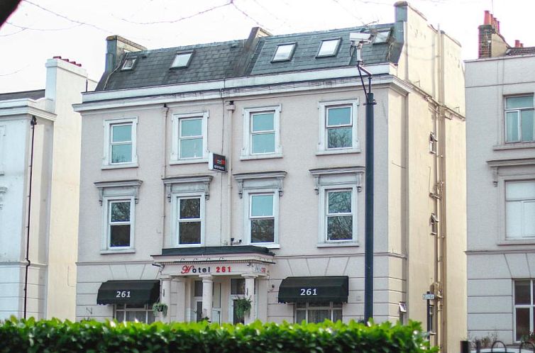 Hotel 261