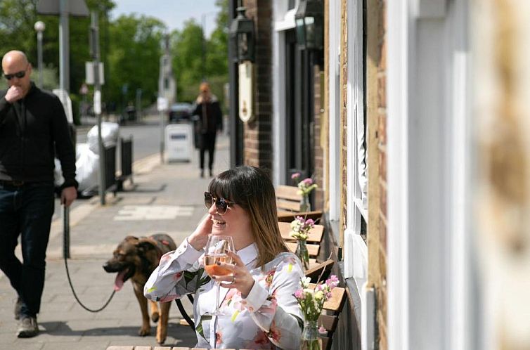 Rose And Crown Hotel