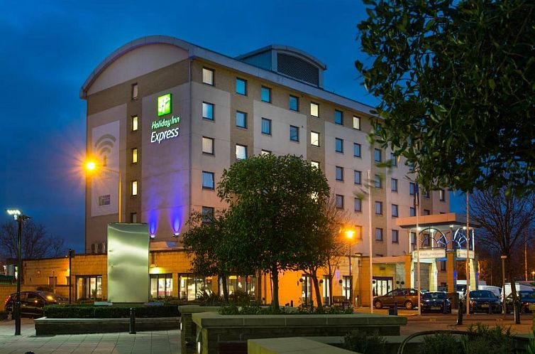 Guest house 634065514 - Apartment England - Holiday Inn Express London - Wandsworth, an IHG Hotel