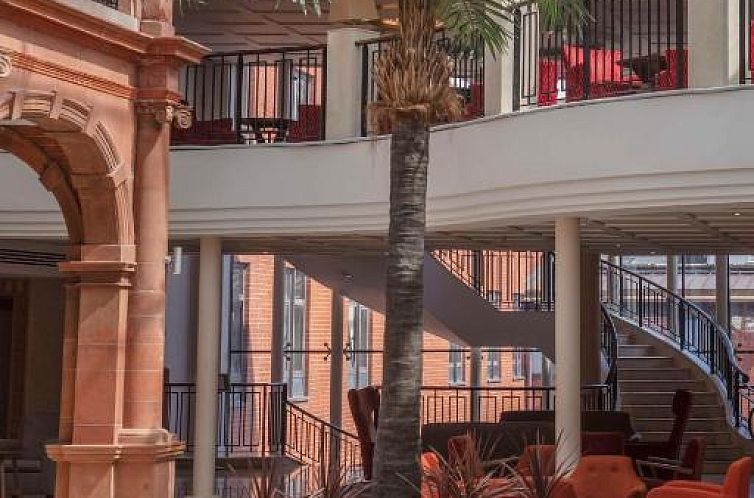 Clayton Crown Hotel London