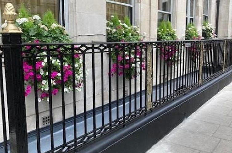 Astor Court Hotel