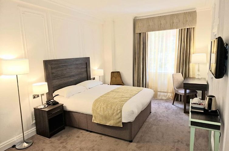 Astor Court Hotel