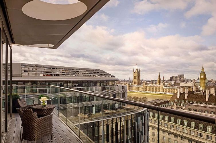 Park Plaza County Hall London