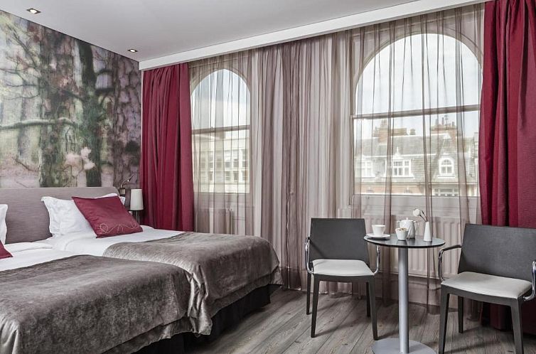 The Queens Gate Hotel