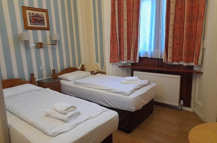 Dolphin Hotel