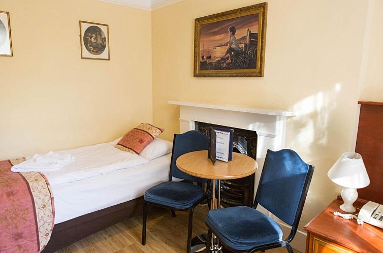 Dolphin Hotel