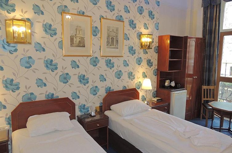 Dolphin Hotel