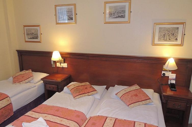 Dolphin Hotel