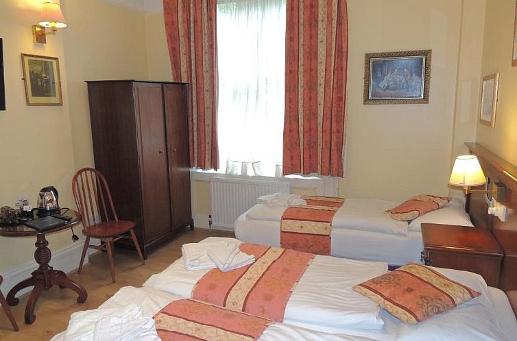 Dolphin Hotel