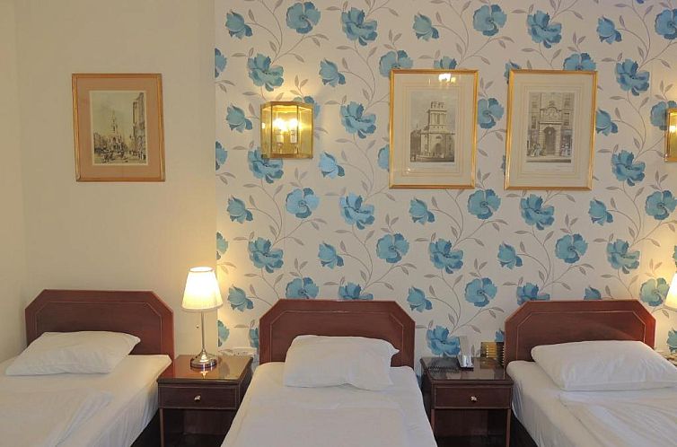 Dolphin Hotel