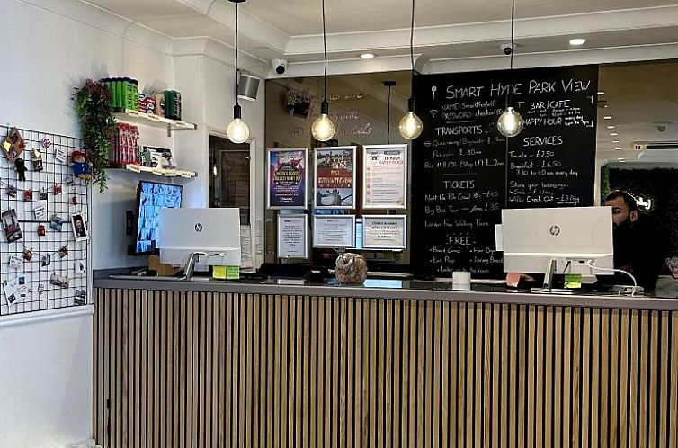 Smart Hyde Park View Hostel