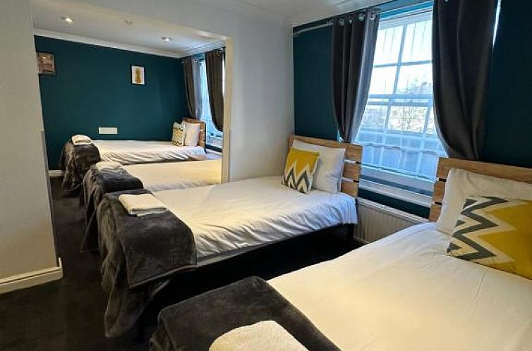 Smart Hyde Park View Hostel