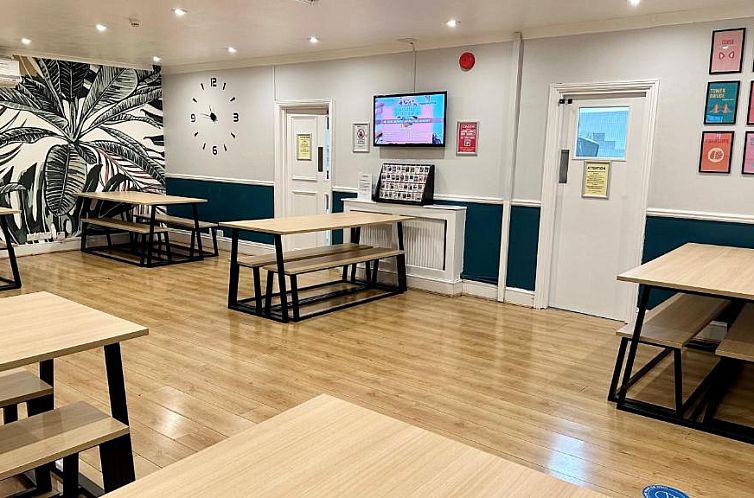 Smart Hyde Park View Hostel