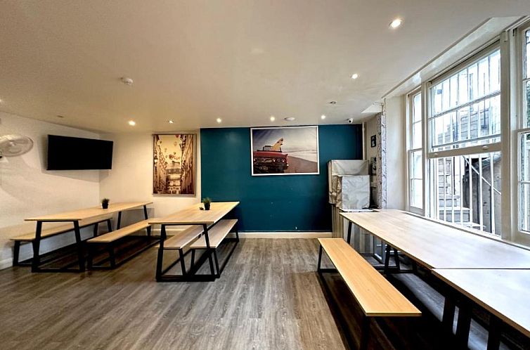 Smart Hyde Park Inn Hostel