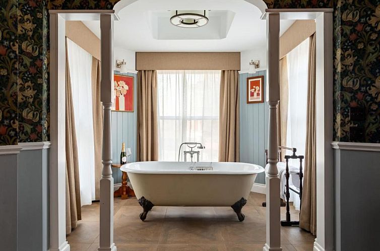 Guest house 634065822 - Apartment England - The Drayton Court Hotel