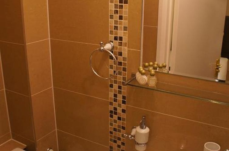 Sapphire Hotel London