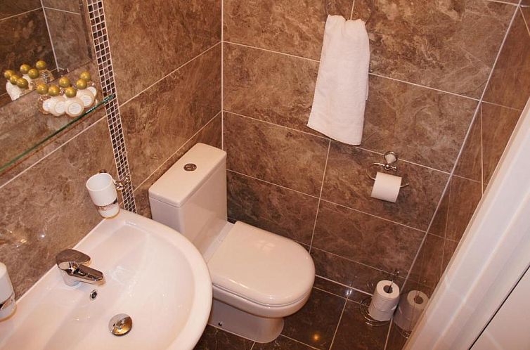 Sapphire Hotel London