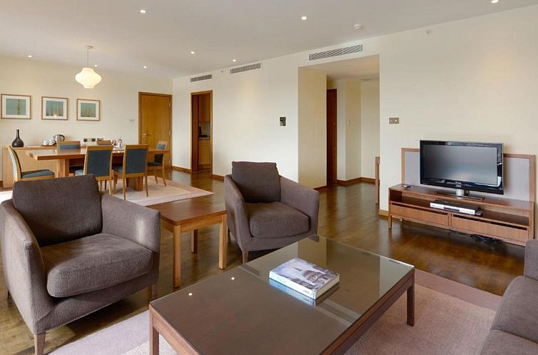 Canary Riverside Plaza Hotel