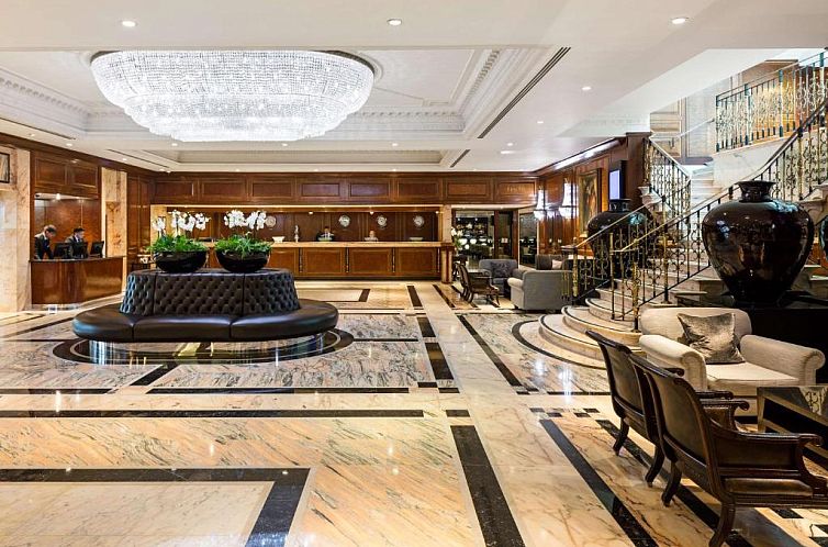 Radisson Blu Edwardian Heathrow Hotel & Conference Centre, L