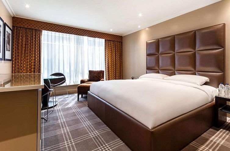 Radisson Blu Edwardian Heathrow Hotel & Conference Centre, L