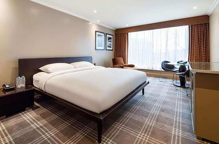 Radisson Blu Edwardian Heathrow Hotel & Conference Centre, L