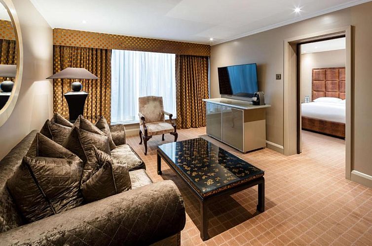 Radisson Blu Edwardian Heathrow Hotel & Conference Centre, L