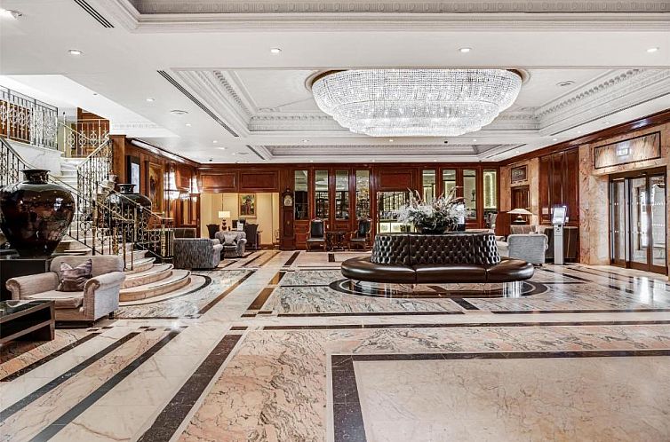 Radisson Blu Edwardian Heathrow Hotel & Conference Centre, L