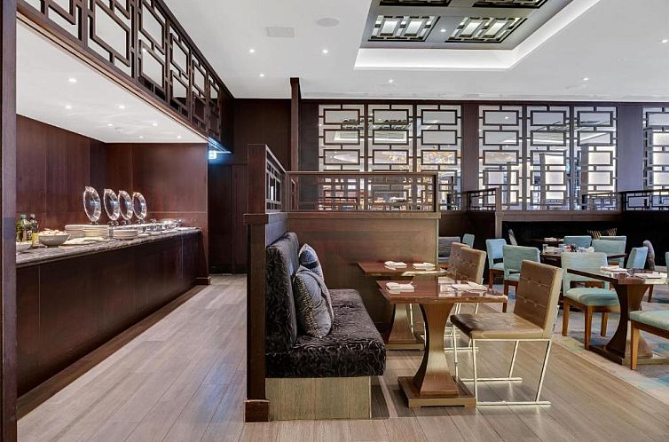 Radisson Blu Edwardian Heathrow Hotel & Conference Centre, L