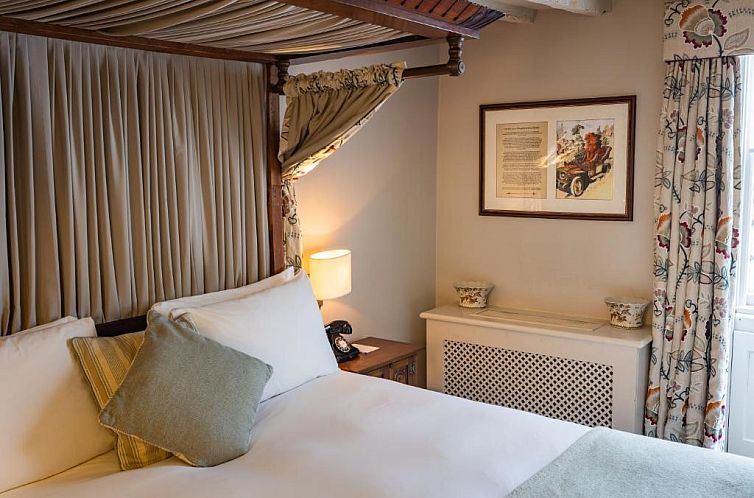 The Red Lion Hotel