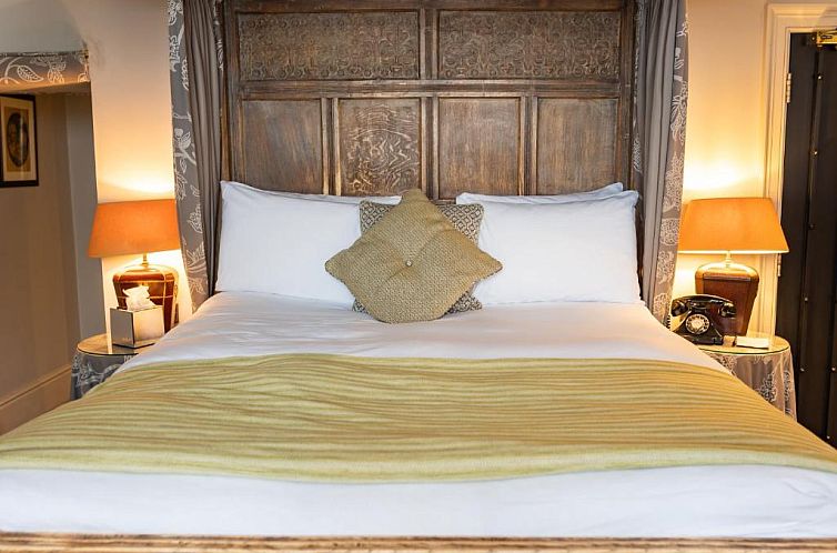 The Red Lion Hotel