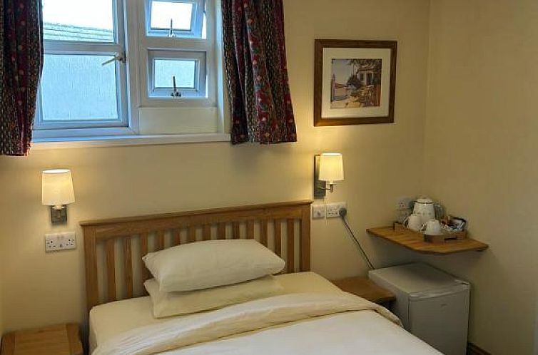 Oakwood Bed and Breakfast Heathrow