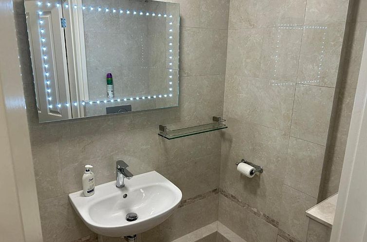 Oakwood Bed and Breakfast Heathrow