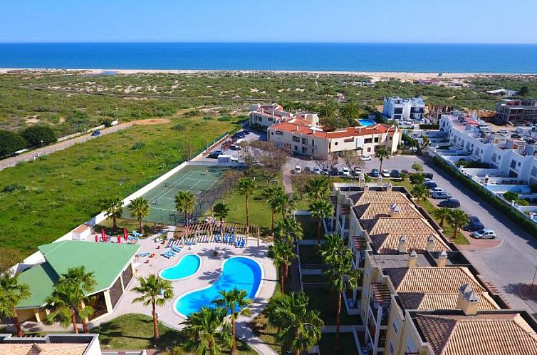 Praia da Lota Resort – Beachfront Apartments