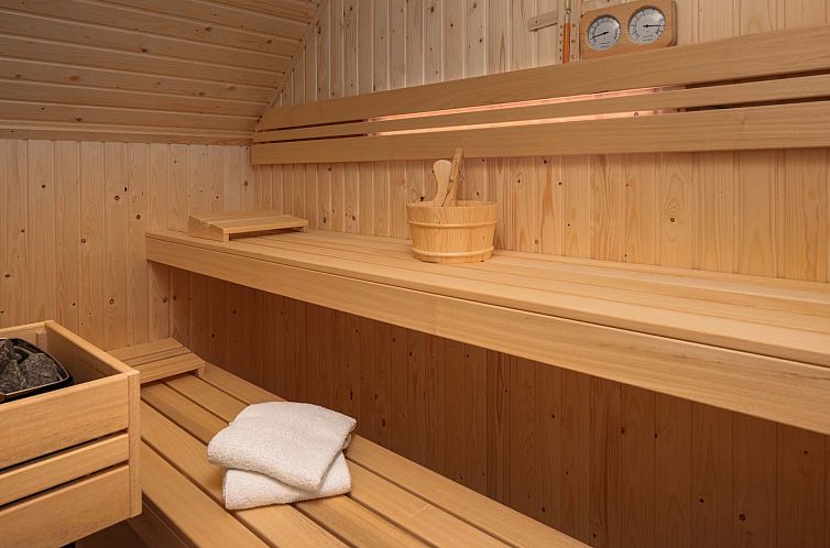 Vrijstaande woning in Wolphaartsdijk