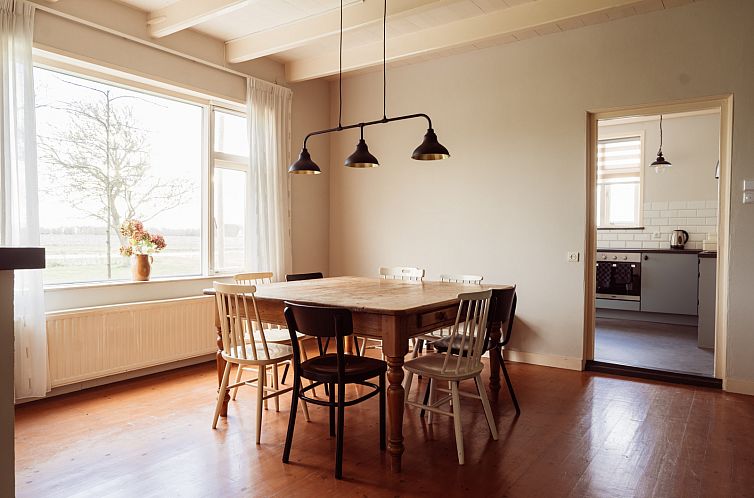 Ruime 10-persoons vakantiewoning met drie douches in