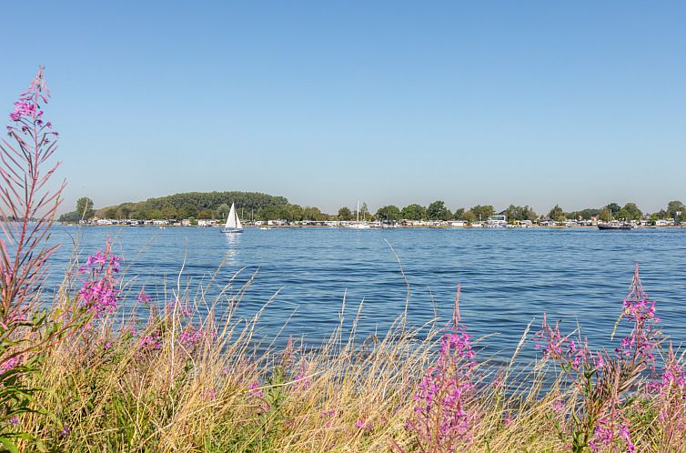 Ruime 10-persoons vakantiewoning met drie douches in