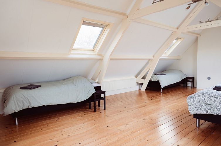 Ruime 10-persoons vakantiewoning met drie douches in
