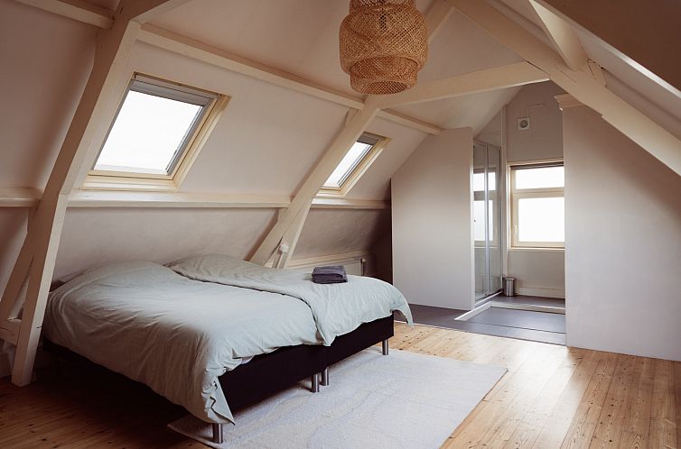 Ruime 10-persoons vakantiewoning met drie douches in