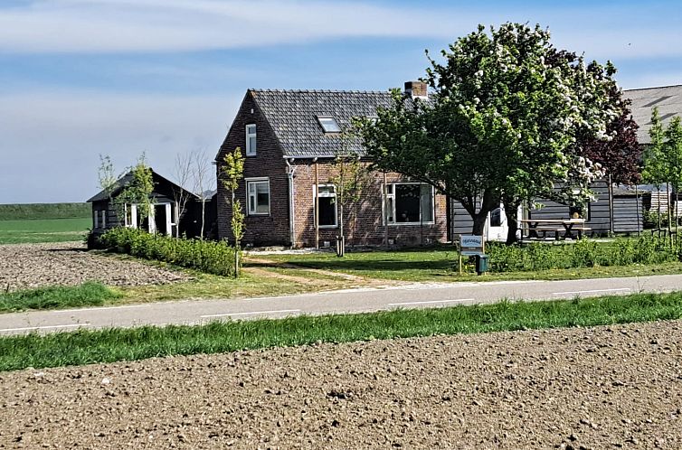 Ruime 10-persoons vakantiewoning met drie douches in