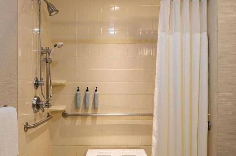 Courtyard by Marriott Madison West / Middleton