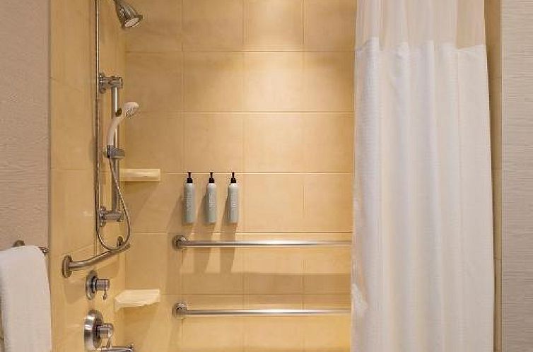 Courtyard by Marriott Madison West / Middleton