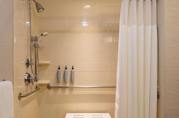 Courtyard by Marriott Madison West / Middleton