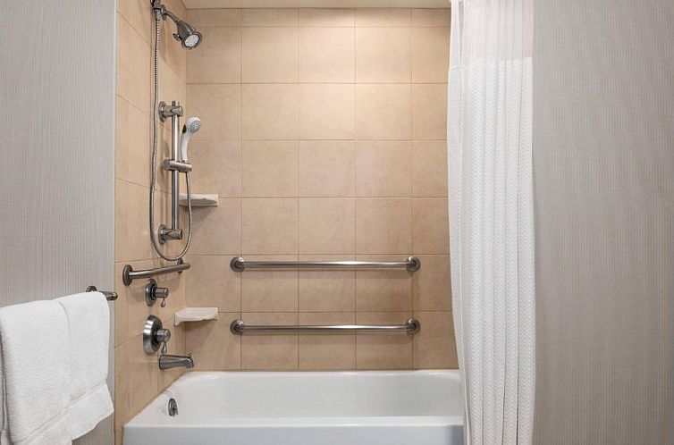 Courtyard by Marriott Madison West / Middleton