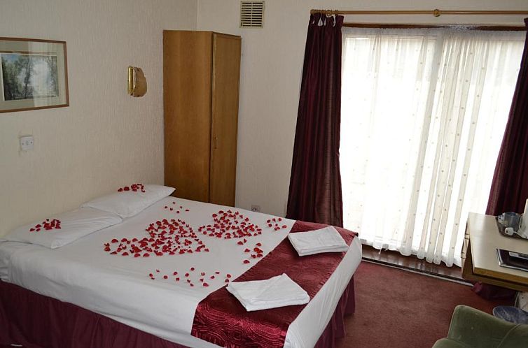 Cranbrook Hotel