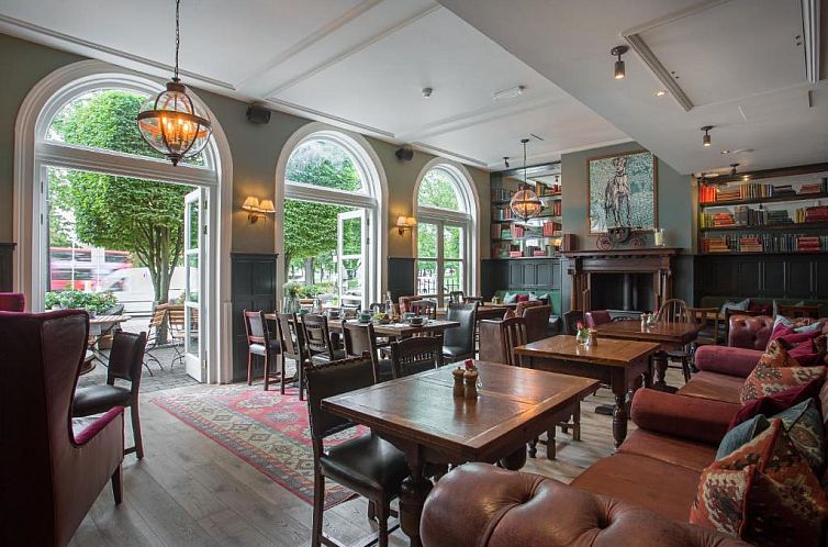 Coach & Horses Hotel