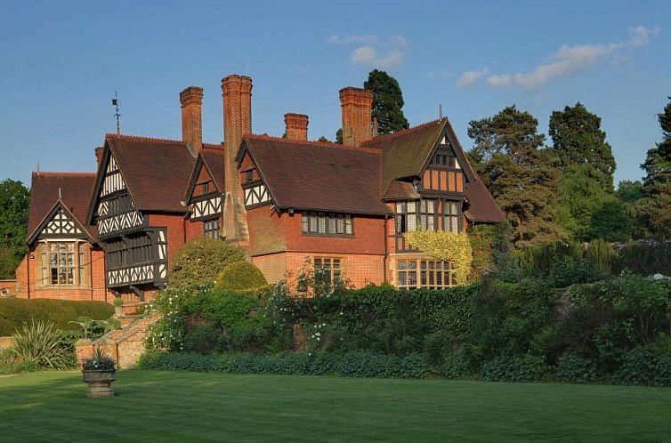 Best Western PLUS Grim's Dyke Hotel